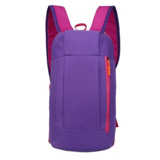 Sac à dos femme ultra léger violet avec un fond blanc