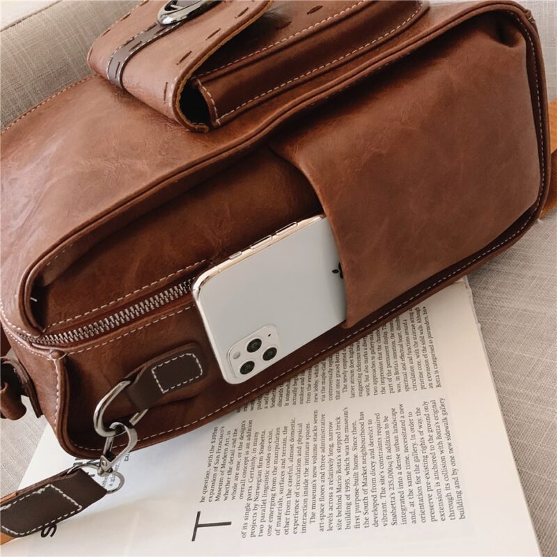 Small Vintage Backpack In Imitation Leather - Image 9