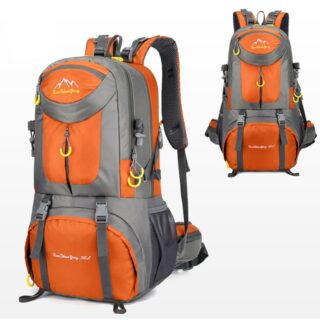 Grand sac à dos étanche orange et gris avec un fond blanc