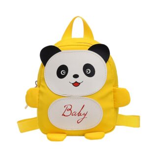 Petit sac à dos d'écolier panda jaune avec un fond blanc