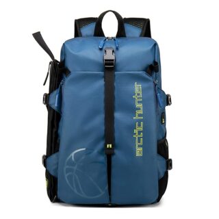 Sac à dos voyage avec sac à chaussures bleu avec un fond blanc