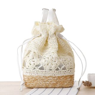 Women's straw backpack with drawstring