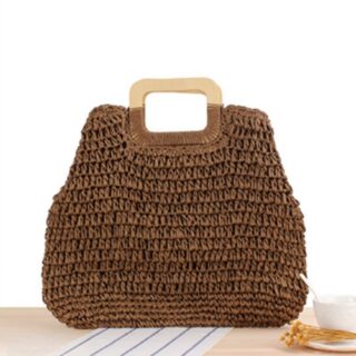 Women's straw beach bag